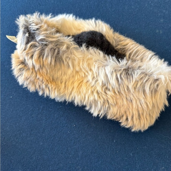 Headed to the snow? Need to stay cozy and get it quick? I ship ASAP! Zoom in👀 - Picture 11 of 15